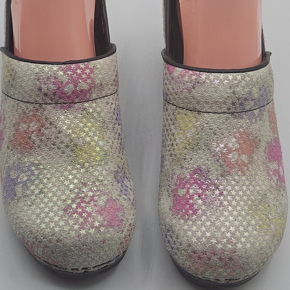 Sanita Professional work clogs  multicolored skulls metallic stars size 39/ US 8